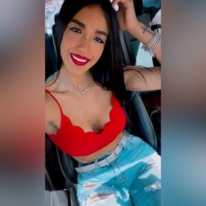 Meet your Posher, Valeria m